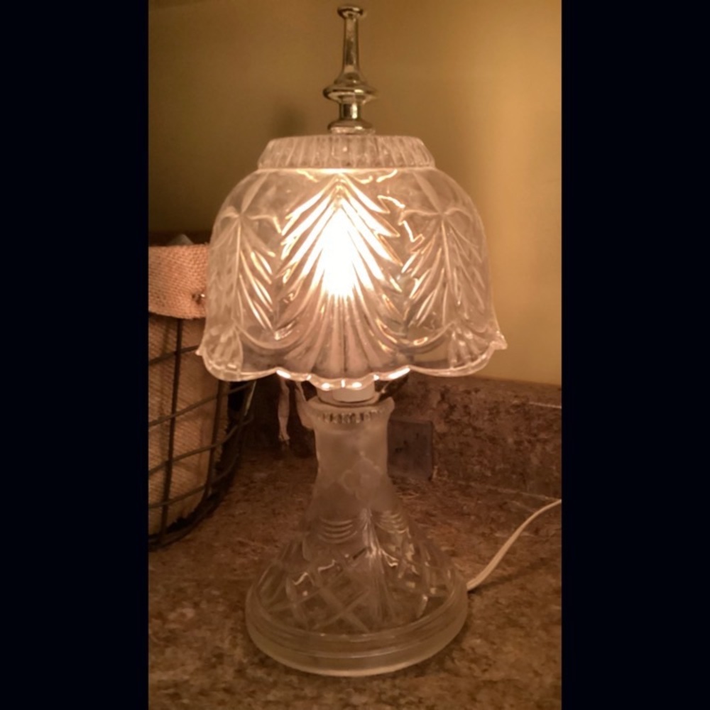 Vintage Small crystal lamp.
